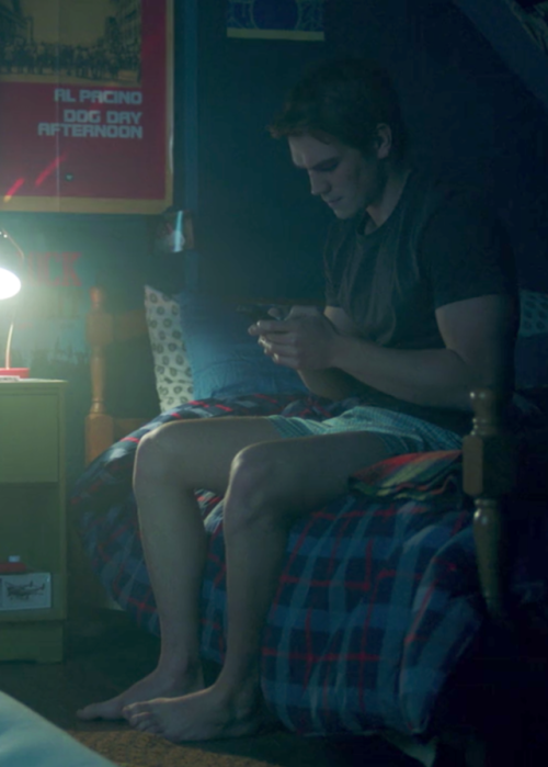 barefootnfamous: KJ Apa