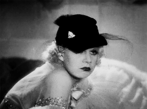 ohrobbybaby:Jean Harlow in Dinner at Eight (1933)