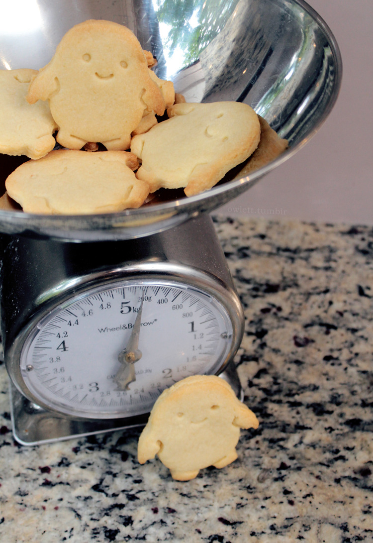 doctorwho:  owlett:  I was having a mopey morning so I baked Adipose shortbread.