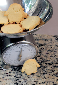 doctorwho:  owlett:  I was having a mopey morning so I baked Adipose shortbread. Day has instantly improved.You can get yourself an Adipose cookie cutter and other geeky bake ware from this etsy store.  hat tip to youareasonginmyheart for sending in this