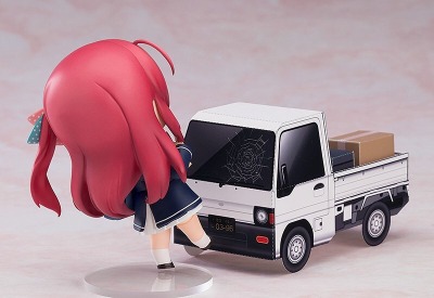 spcrash:The Goodsmile Nendoroid of Sakura includes the truck that killed her wtf 😂