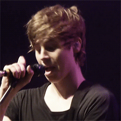 loveslucas:  this reminds me of the bra dodging  