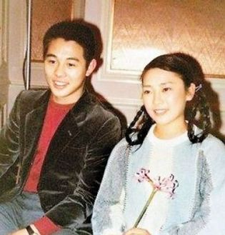 gutsanduppercuts:Jet Li with his first wife and early co-star, Huang Qiuyan.
