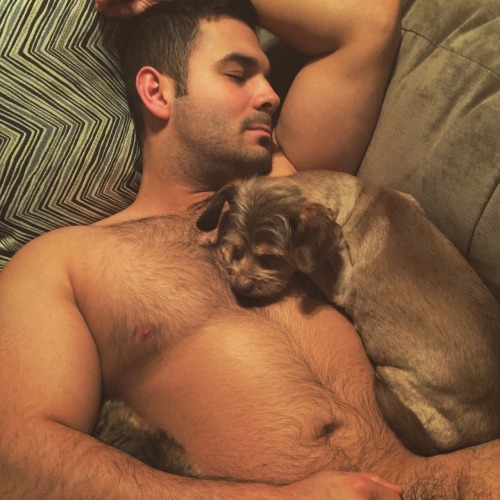 wickedgayblog: markthemech:  I’ve never been jealous of a dog before    PHOTOS AND POSTS :: TWITTER :: FACEBOOK    