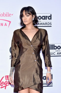 celebritiesofcolor:  Rihanna attends the 2016 Billboard Music Awards at T-Mobile Arena on May 22, 2016 in Las Vegas, Nevada