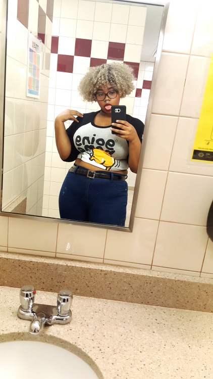 afatblackfairy:Took more selfies today before class