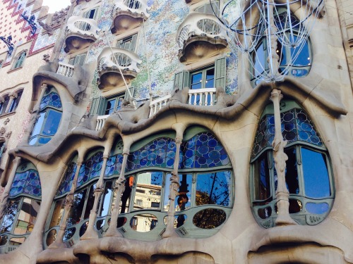 Casa Batllo ～ Barcelona Possibly Gaudi’s most recognised piece of artistry, the Casa