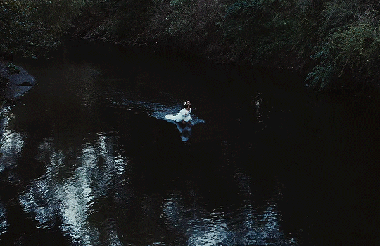 orotundmutt:  FKA twigs – home with you