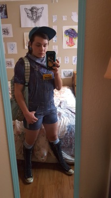 slimefox:  I love my overalls :’)