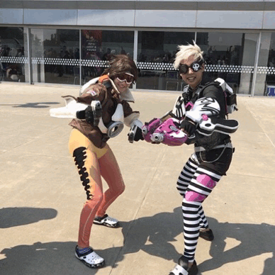 @afterdarkpark (left) made a friend! Can you help us find them? SacAnime Overwatch Gathering Summer 
