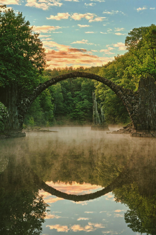 sitoutside:  by Thomas Mueller