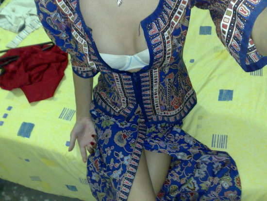 greatassandmore:  Singapore air stewardesses look so superb, so divine, so fuckable!