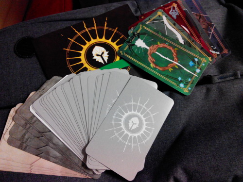 valkyrieheart:Woohooo!! I got my deck today XD Gosh the cards are soooo amazing!! Thank you @bunabi 