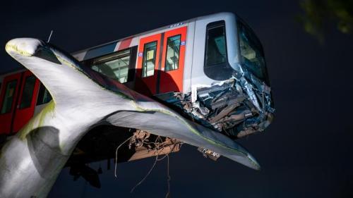 Metrostation De Akkers, Spijkenisse this morning,after the metro crashed through the stop block.It r