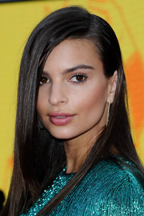 picturesforkatherine:  Emily Ratajkowski at the French Premiere of ‘We Are Your Friends’  