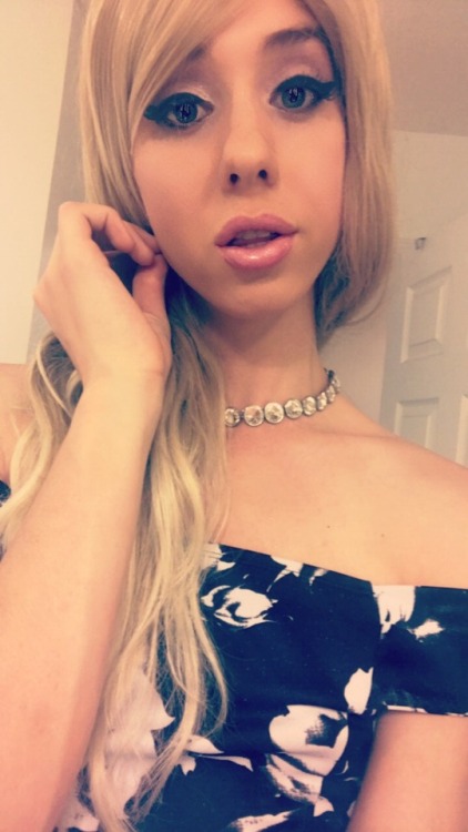 lilyssecretdream: Lily Demure is BACK with new hot content!! Check out lockers.birchplace.com/lilyde