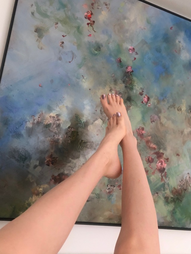 i-hate-the-beach:good morning, here’s my cutesie feets infront of the new artwork i bought ✨✨