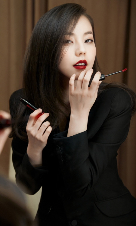 SoHee (Former Wonder Girls) - WKorea Magazine Pics