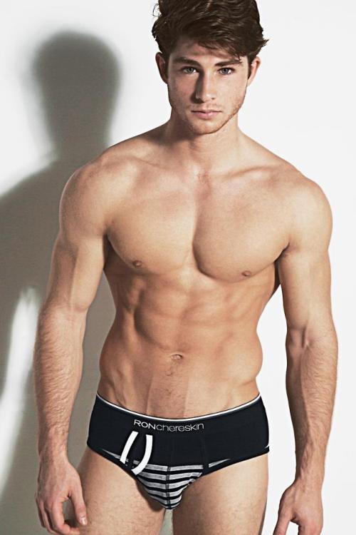 men-who-inspire-me:  Alex Santaniello 