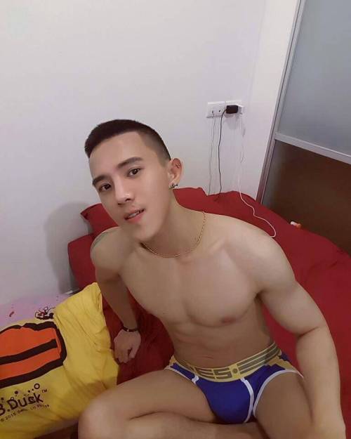 Viet or Thai? adult photos