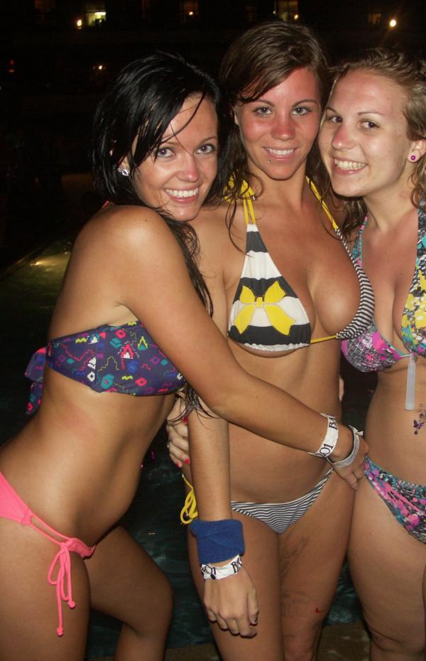 boobsandcleavage:  Boobs &amp; Cleavage