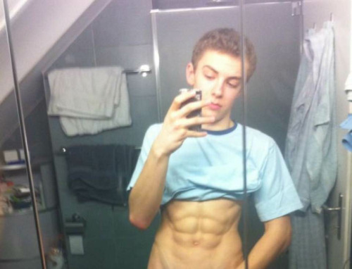 letmetakeadicpic:  straightguynaked:    Horny Straight Guys at http://straightguynaked.tumblr.com/    Nothing better than a guy showing off what he’s got! If you’d like to add your own submit or send them to letmetakeadicpic@gmail.com