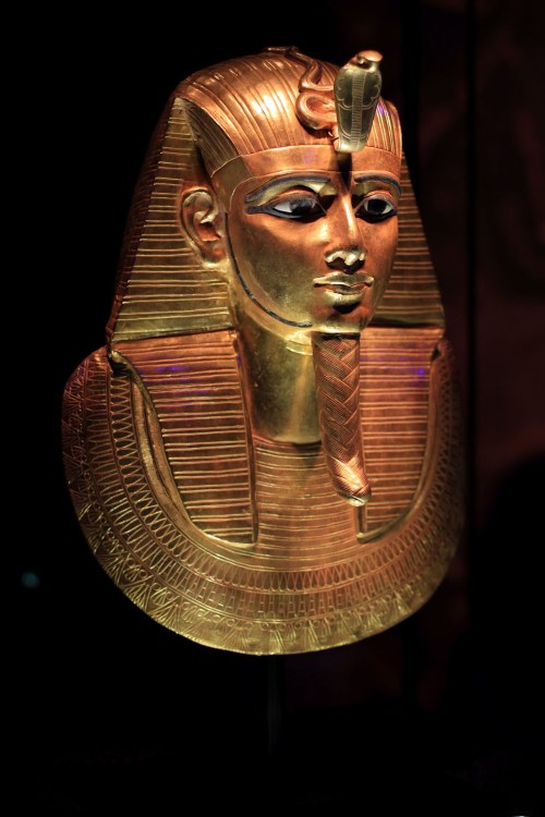 hismarmorealcalm - Gold death mask of Psusennes I  1047 –...