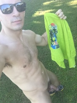 exposedhotguys:  When you get top 25 in a Naked 5k you win a free towel!!!!To see more of me CLICK HERE!!!!