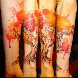 creativocollective:  Watercolor tattoos. If I were to ever get a half sleeve it would definitely be watercolor themed.
