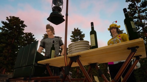 winemum-ignis:Noct having the appropriate reaction to realising Iggys breakfast is apparently three 