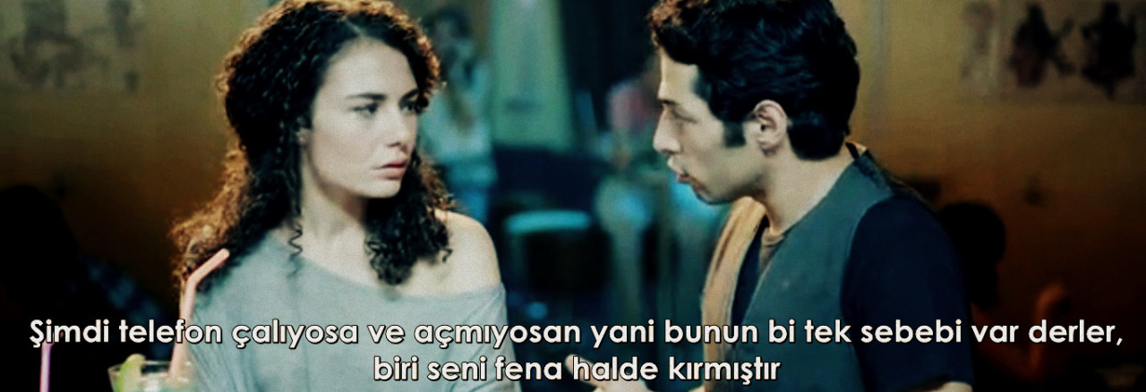 sarilmaliksarki:  mutluedenhersey:  filmin adi ne ki  BENİ UNUTMA filmin adı :DD 