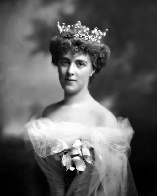 lovesroyalhistory:oscarmarinas:HSH “Daisy” Princess of Pless née Mary Theresa Oli