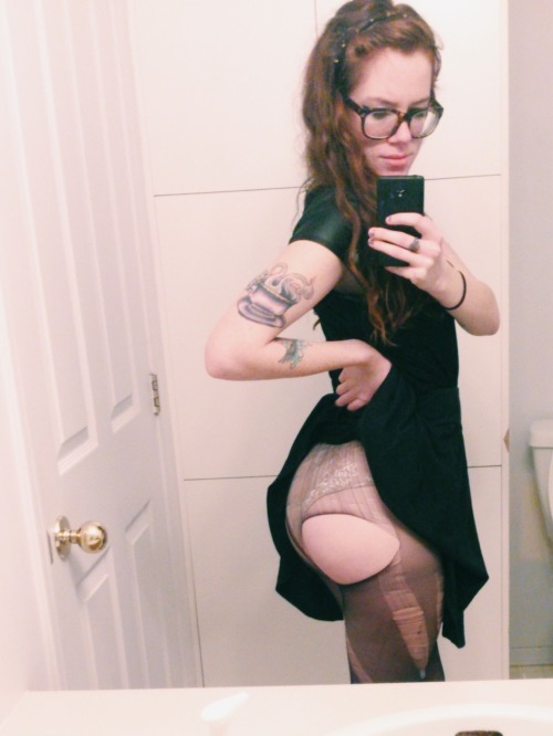 mermaidbootyqueen:  Big booty problems: when your ass so fat it busts out of your stockings 
