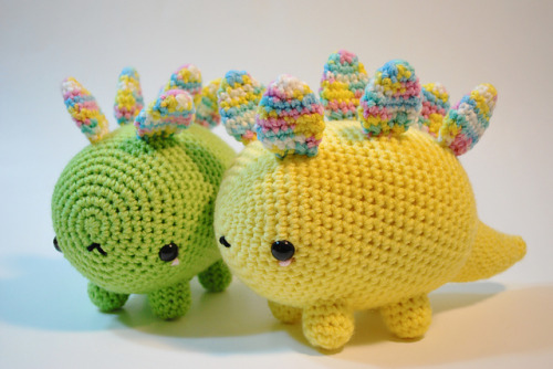 mostlyharmlessdesigns - Amigurumi Stegosaurus by Secretly Gnoming...