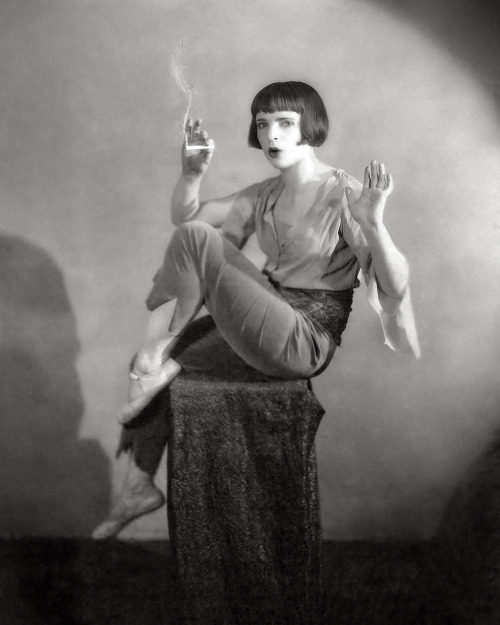 20th-century-man: Harriet Hoctor / photo by Alfred Cheney Johnston, probably 1928. Note the cigarette smoke, most likely added by etching the negative by hand…  https://painted-face.com/