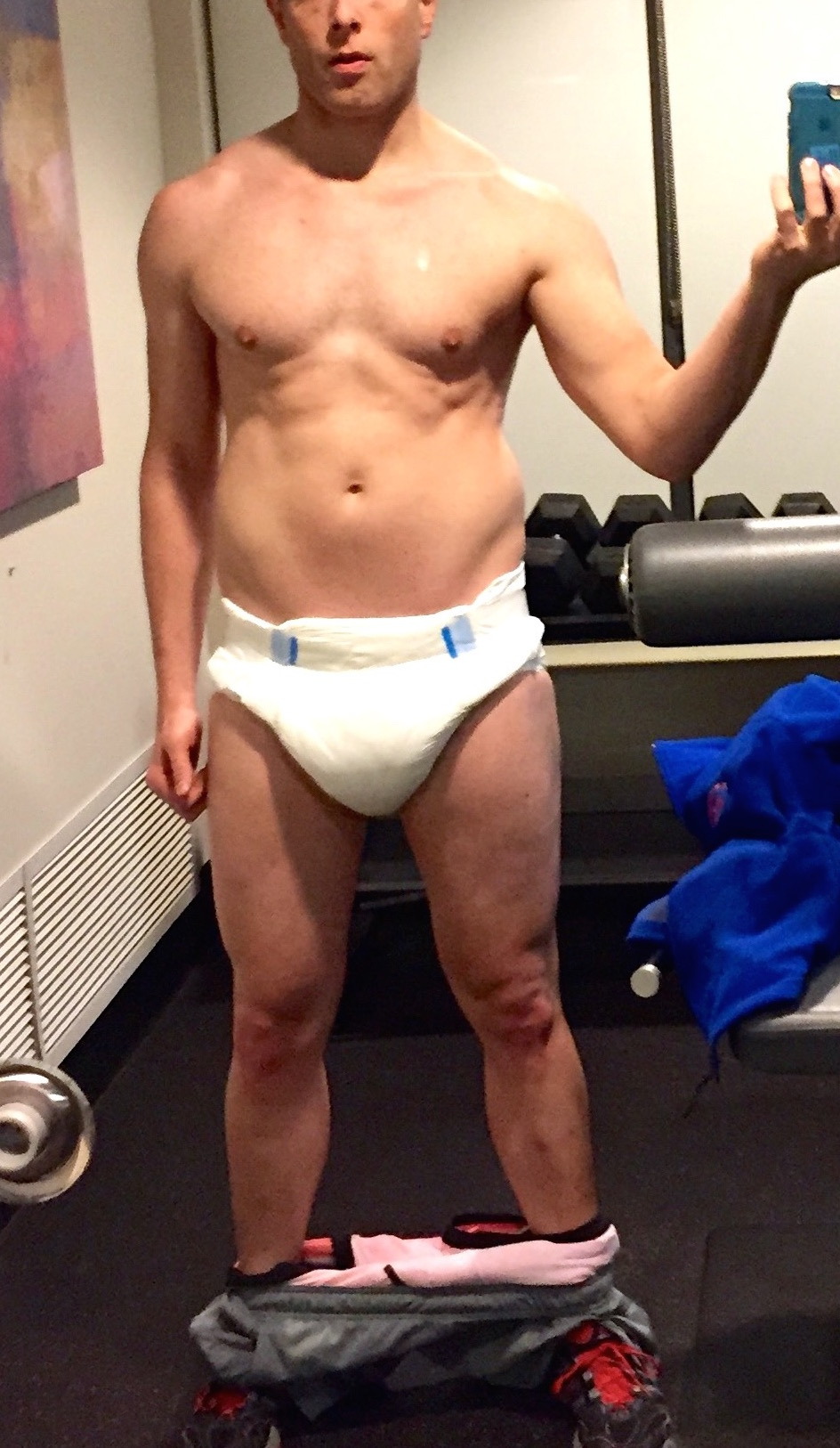 submissivejockslave:Late night/early morning workout. ;-)  VERY hot!