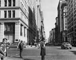 nycnostalgia:  5th Ave and 14th St, 1974