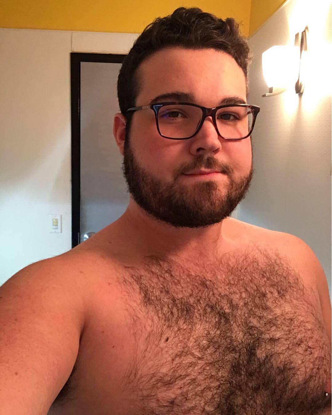 thebeardedguyy:  Work out time ! 💪🏻🐻 