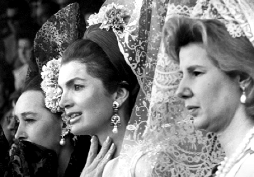 believableillusion:Aline Griffith, Countess of Quintanilla (now Romanones), Jacqueline Kennedy and C