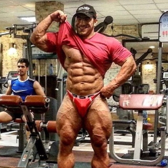 Rippling Defined Muscle!