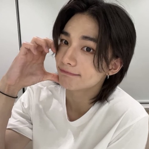 I Just Realised That I Havent Sent You An Ask??? SO I NEED TO DO SMTH ABOUT IT