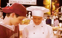 insideageniusmind:  chipwiches:    disney channel original movies → EDDIE’S MILLION DOLLAR COOKOFF   Was this the fucking movie where he tried to crack an egg with one hand and he put fruit loops on chicken