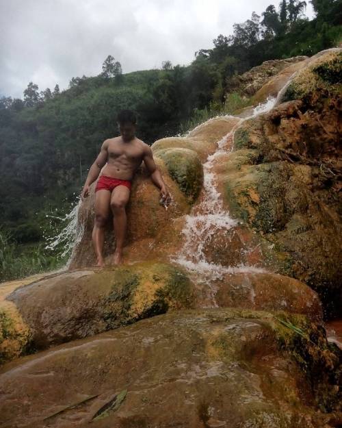 njirrr&hellip; enak buat rebahan di dada bidangnya nih