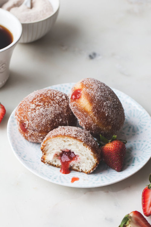 XXX sweetoothgirl:  Strawberry-Rhubarb Donuts photo