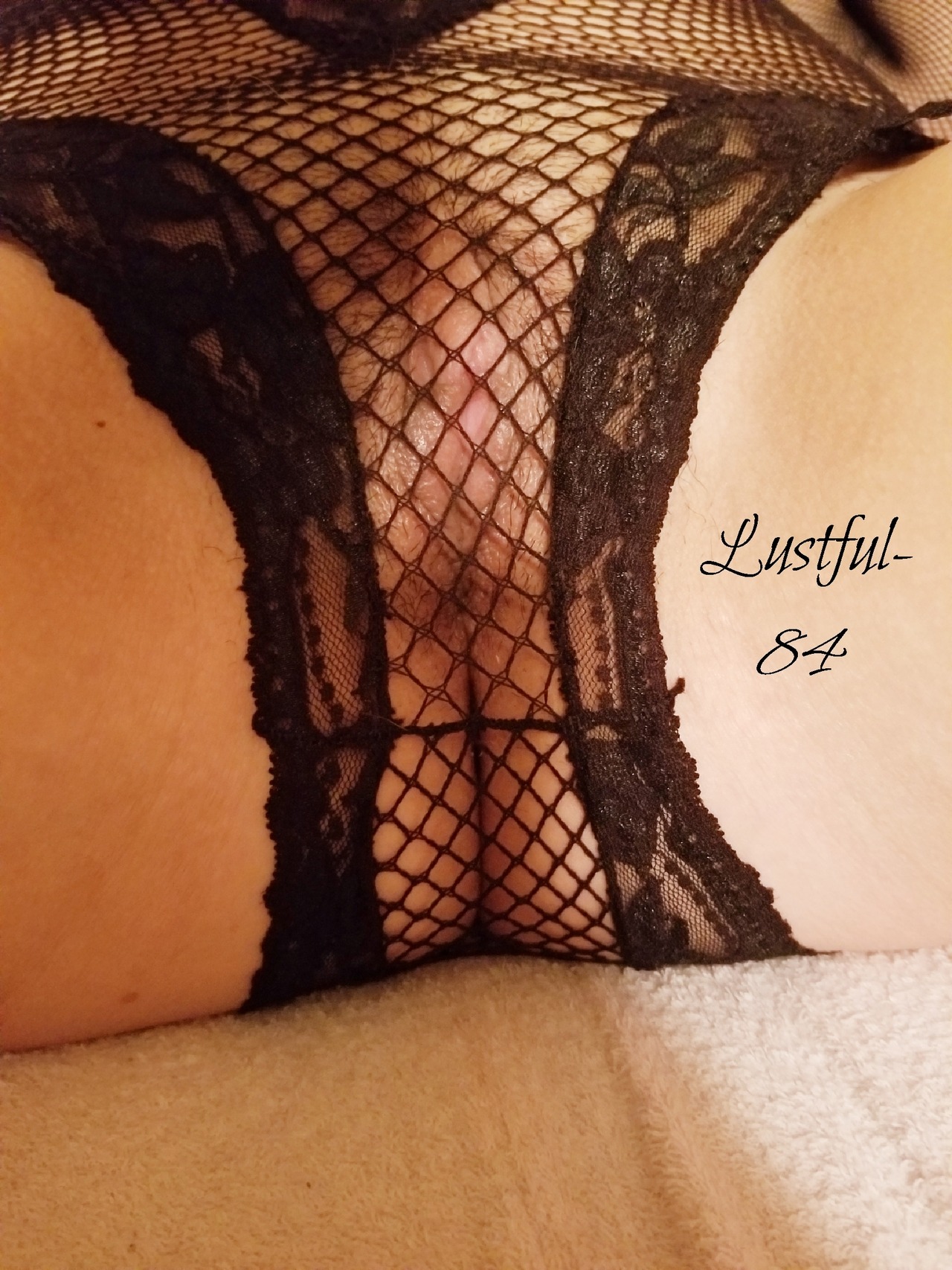 lustful-84:  200 followers!  And to mark the occasion…