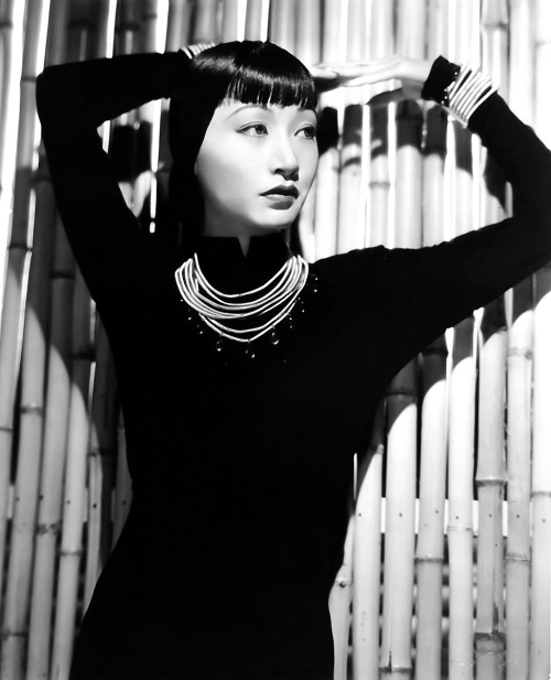 sparklejamesysparkle:Anna May Wong, 1937.