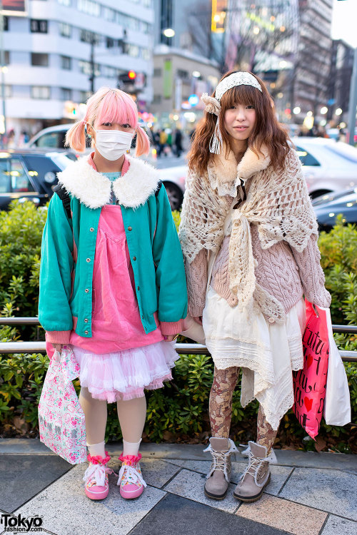 Two friends in Harajuku - one w/ pink colorful fashion, the other going more Mori-esque.