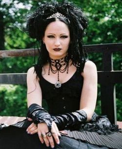 victorian-goth:  Victorian goth http://victorian-goth.tumblr.com/