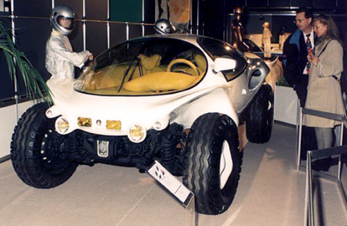 carsthatnevermadeitetc:Colani Lada Gorbi, 1987. An all-terrain concept based on the Lada Niva but wi