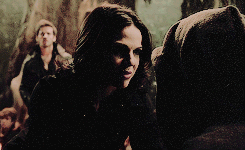 h0pe-bey0nd-the-stars:  Swanqueen + grabby hands 